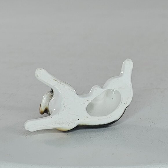 Vintage Miniature Bone China Beagle Dog Figurine Lying Down - Picture 6 of 8